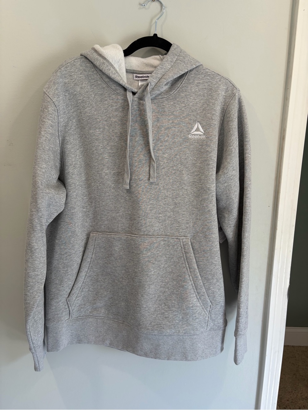 Reebok Men’s Gray Hooded Pullover Sweatshirt NWT!